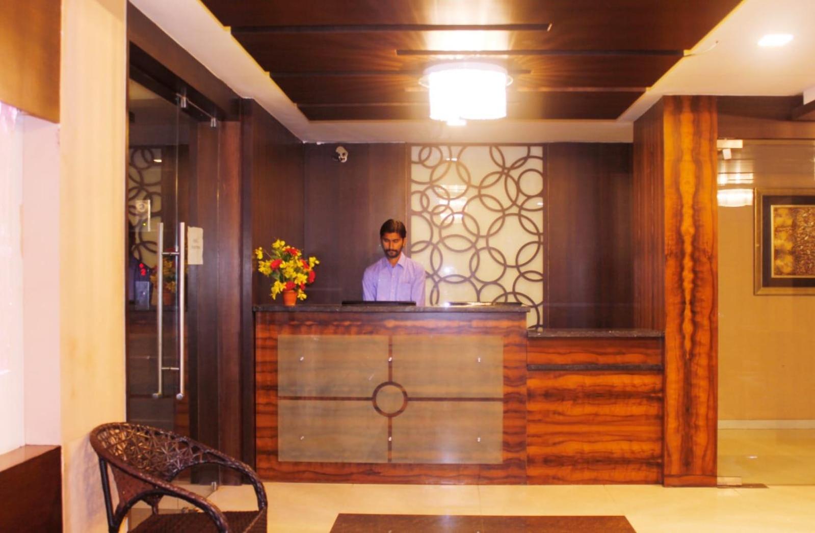 Sirohi 7Th Sky Hotel & Restaurent מראה חיצוני תמונה