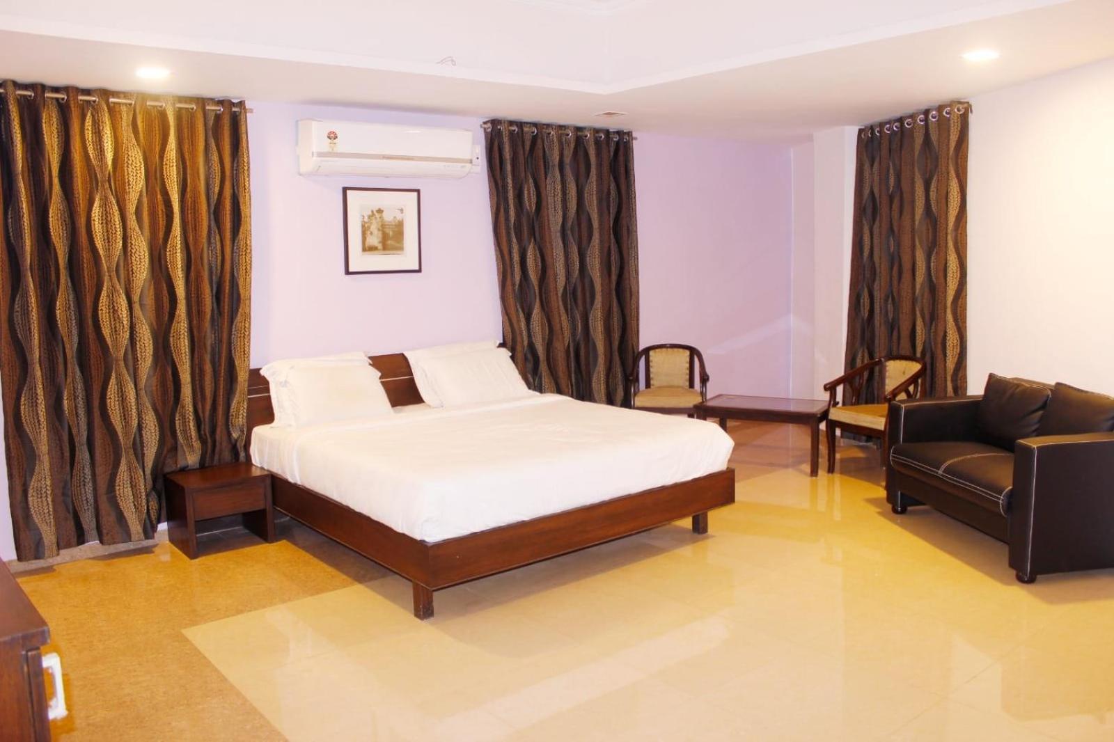 Sirohi 7Th Sky Hotel & Restaurent מראה חיצוני תמונה